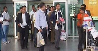 स्‍वदेश लौटे भारतीय