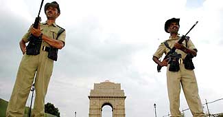 सुरक्षा व्यवस्था चाकचौबंद