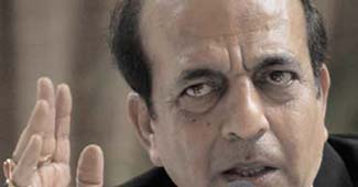 रेल मंत्री दिनेश त्रिवेदी