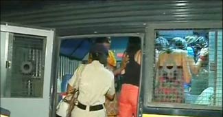 रेव पार्टी पर छापा