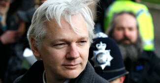 जूलियन असांजे