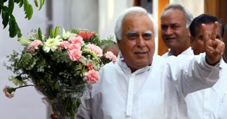 कपिल सिब्‍बल