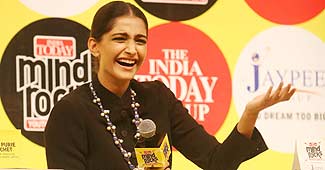 सोनम कपूर