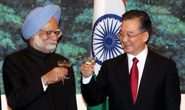 मनमोहन सिंह व वेन जियाबाओ (फाइल फोटो)