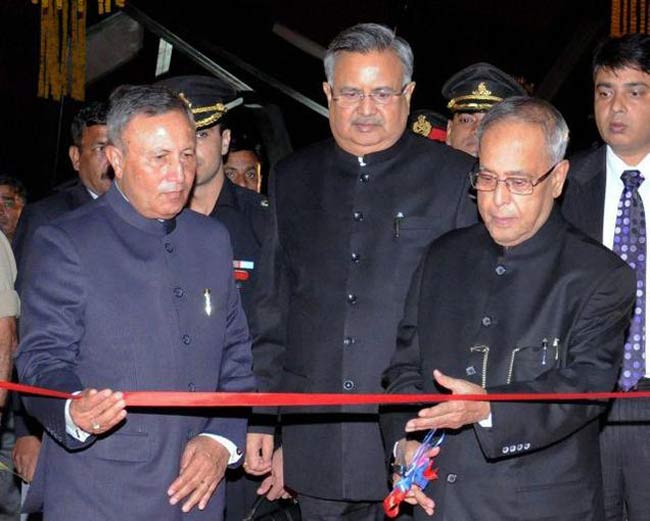 सचिवालय परिसर का उद्घाटन करते राष्‍ट्रपति प्रणब मुखर्जी