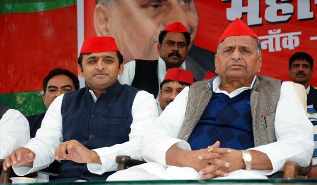 अखिलेश यादव और मुलायम सिंह यादव