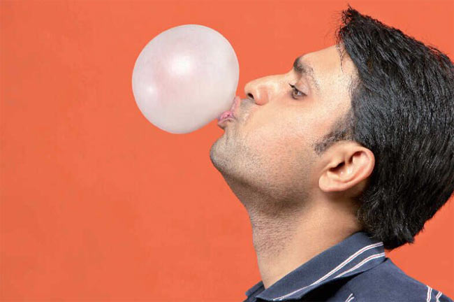 एकाग्रता चाहिए, तो चबाइए 'च्यूइंग गम' chewing gum can boost concentration AajTak