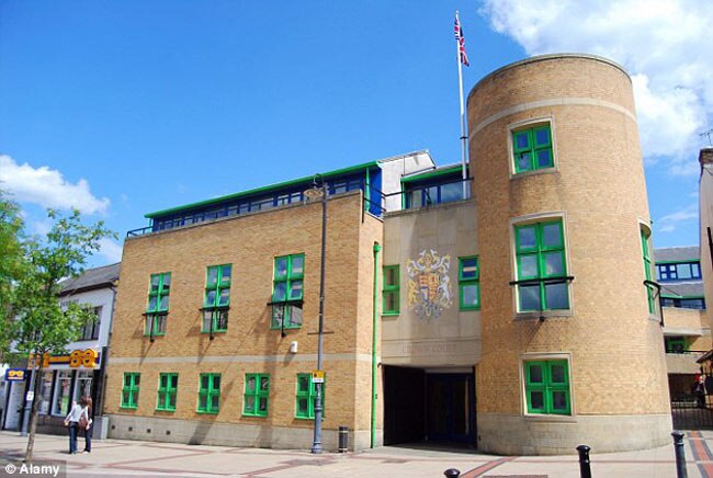 Luton Crown Court