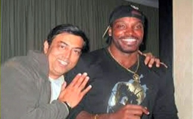 विंदू, क्रिस गेल