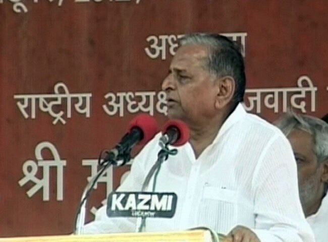 मुलायम सिंह यादव, अखिलेश यादव