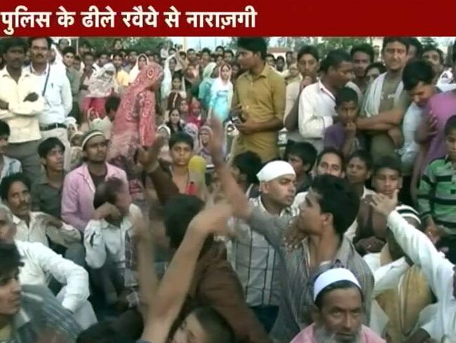 पुलिस के रवैये से लोग नाराज