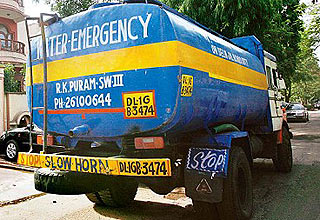 अवैध पानी के टैंकर