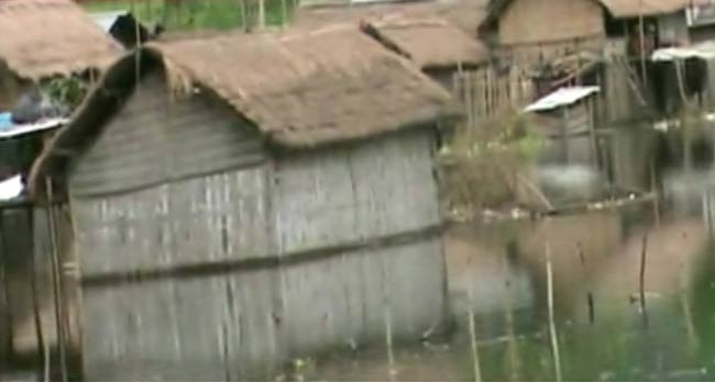 बारिश से बेहाल गांव