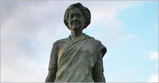 इंदिरा गांधी की प्रतिमा
