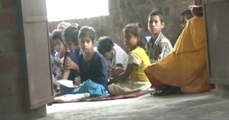 शिक्षकों ने किया मिड डे मील का बहिष्‍कार