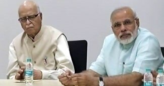नरेंद्र मोदी और लालकृष्‍ण आडवाणी