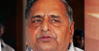 विधायक के कहने पर आदेश दिए मुलायम ने