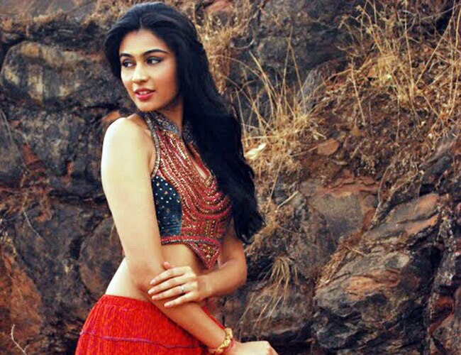 एक्स मिस इंडिया इंटरनेशनल नेहा हिंगे