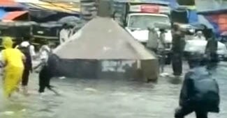 भारी बारिश
