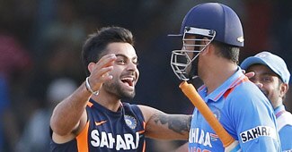 एम एस धोनी और विराट कोहली