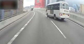 क्‍या हुआ बस में...