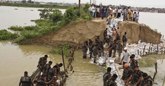 यूपी के कई इलाकों में बाढ़ से तबाही