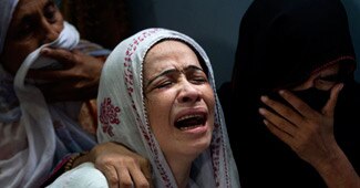 धमाके में अपने बच्चे को खो चुकी मां