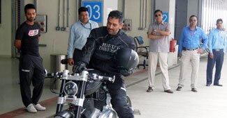 बाइक के बहुत शौकीन हैं महेंद्र सिंह धोनी