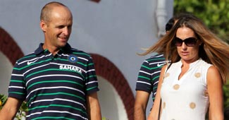 अपने परिवार के साथ गैरी कर्स्टन