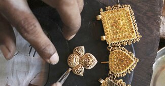 सोना की बढ़ती मांग