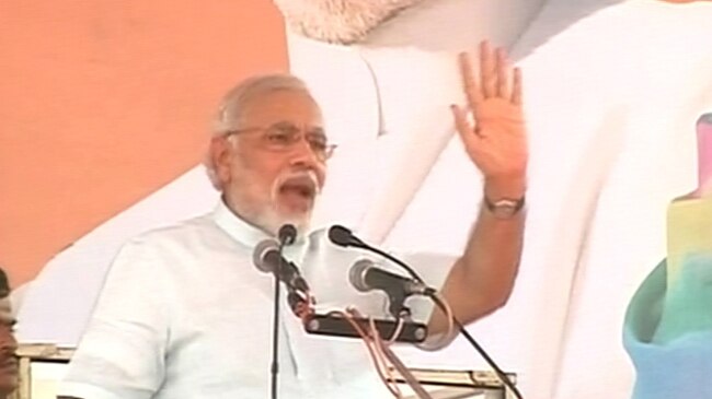 बीजेपी की सुराज संकल्प रैली में नरेंद्र मोदी