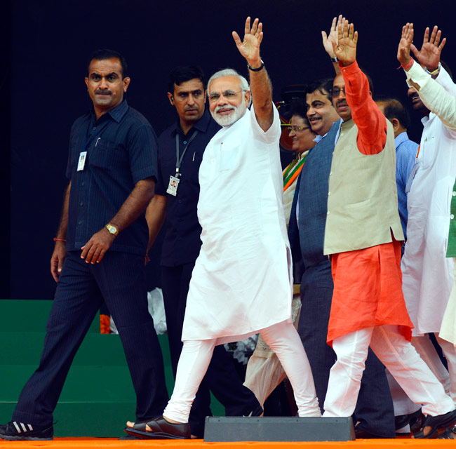 नरेंद्र मोदी