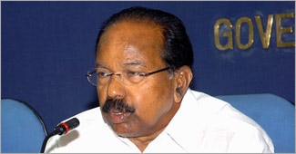 पेट्रोलियम मंत्री वीरप्पा मोईली