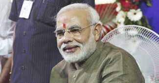 गुजरात के मुख्यमंत्री नरेंद्र मोदी