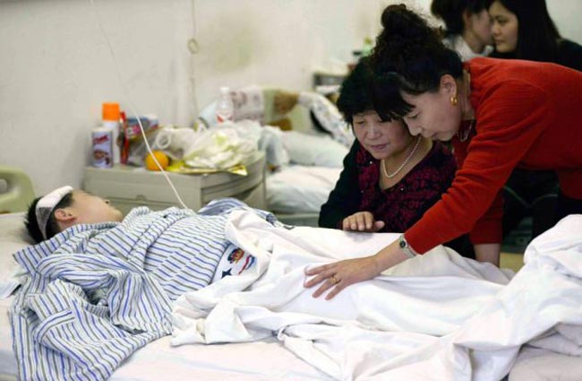 अपने परिवार के साथ अस्‍पताल में जियाओ जुन