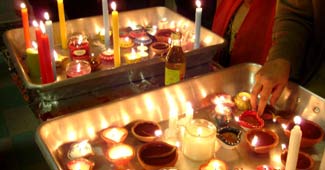 खुशियां तो बांटने से ही बढ़ती हैं...