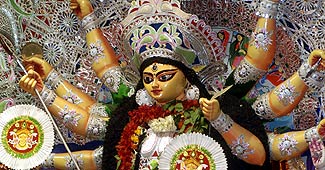 देवी दुर्गा की भव्‍य प्रतिमा