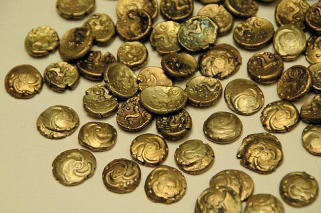 उन्नाव में खजाने की खुदाई