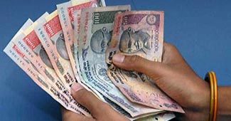 रुपयों का लालच जो न करवाए...