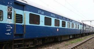 रेल सेवा पर पड़ा असर