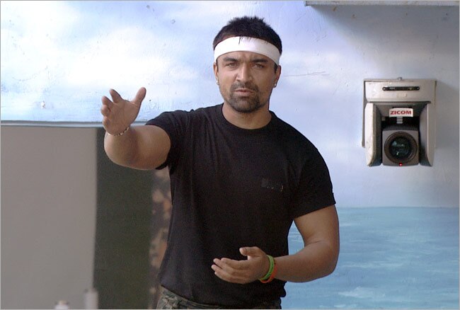 एजाज और सोफिया के बीच टकराव