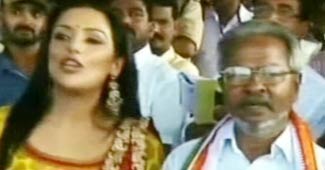 श्वेता मेनन और सांसद एन. पीताम्बरा कुरूप