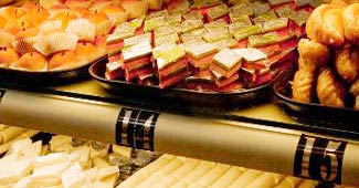 मिठाई के दाम भी आसमान पर