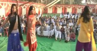 सोनीपत के राई पुलिस थाने में महिला डांसर