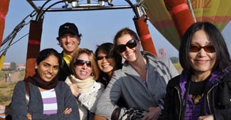 फाइल फोटो: जयपुर में विदेशी पर्यटक