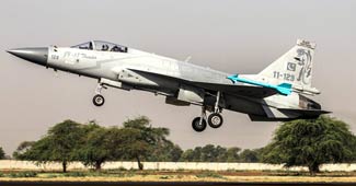 फाइल फोटो: पाकिस्तान एयर फोर्स का JF-17 थंडर फाइटर जेट