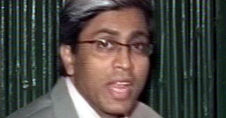 पत्रकार आशुतोष की मीडिया ब्रीफिंग में चली कुर्सियां