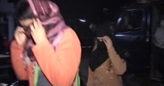 वेश्यावृति के आरोप में पकड़ी गई लड़कियां