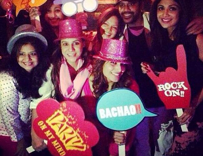 बिपाशा बसु ने अपनी बर्थडे पार्टी की यह तस्वीर ट्वीट की