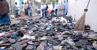 मुंबई में मची भगदड़ के बाद का मंजर (फाइल फोटो)